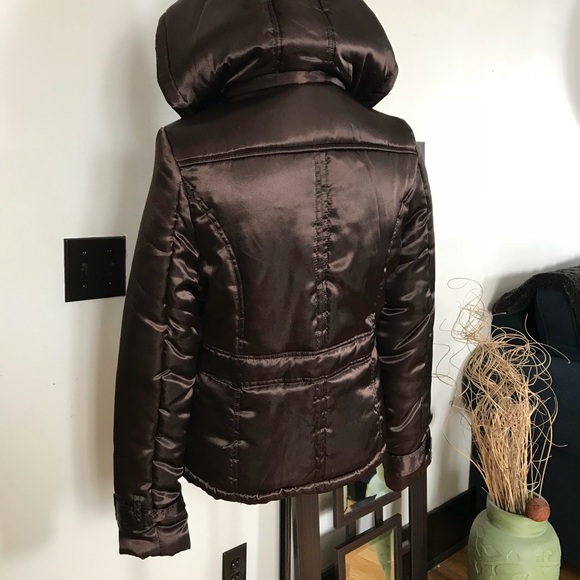 Beautiful brown coat in excellent condition. - Picture 8 of 8